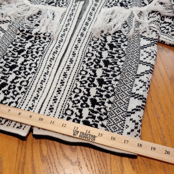 NWT Hearts & Roses Snowy Fair Isle Sweater Jacket Black & White Women's Size 12 - Picture 11 of 16